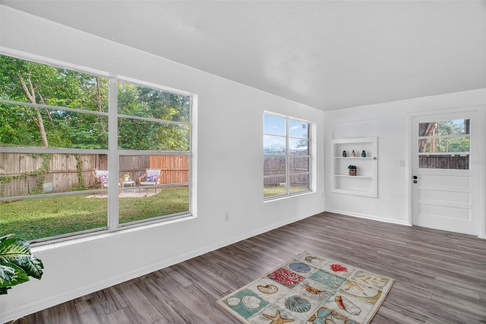Image 17 of 35 For 10371 Eastside Avenue
