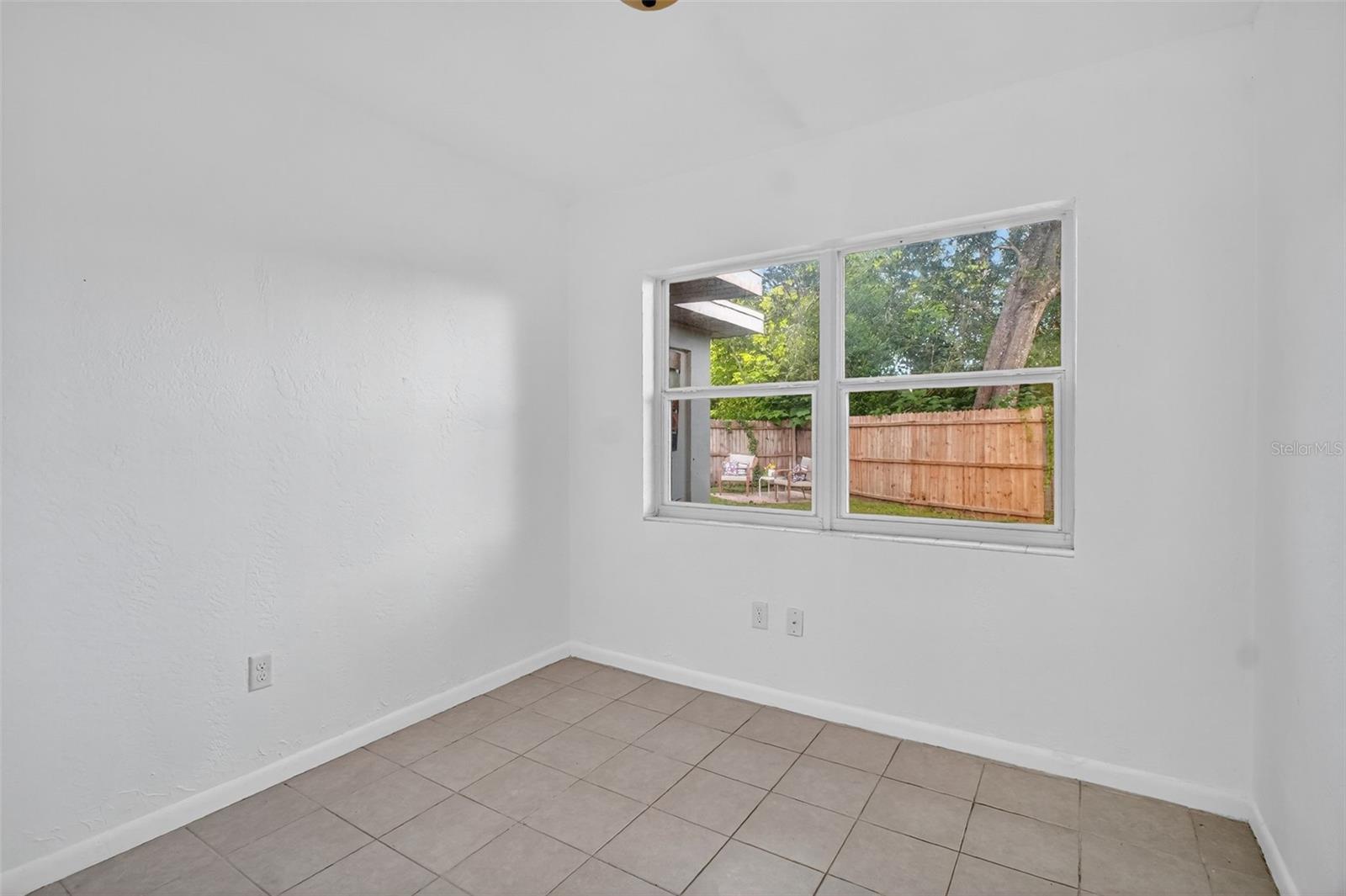 Image 23 of 35 For 10371 Eastside Avenue