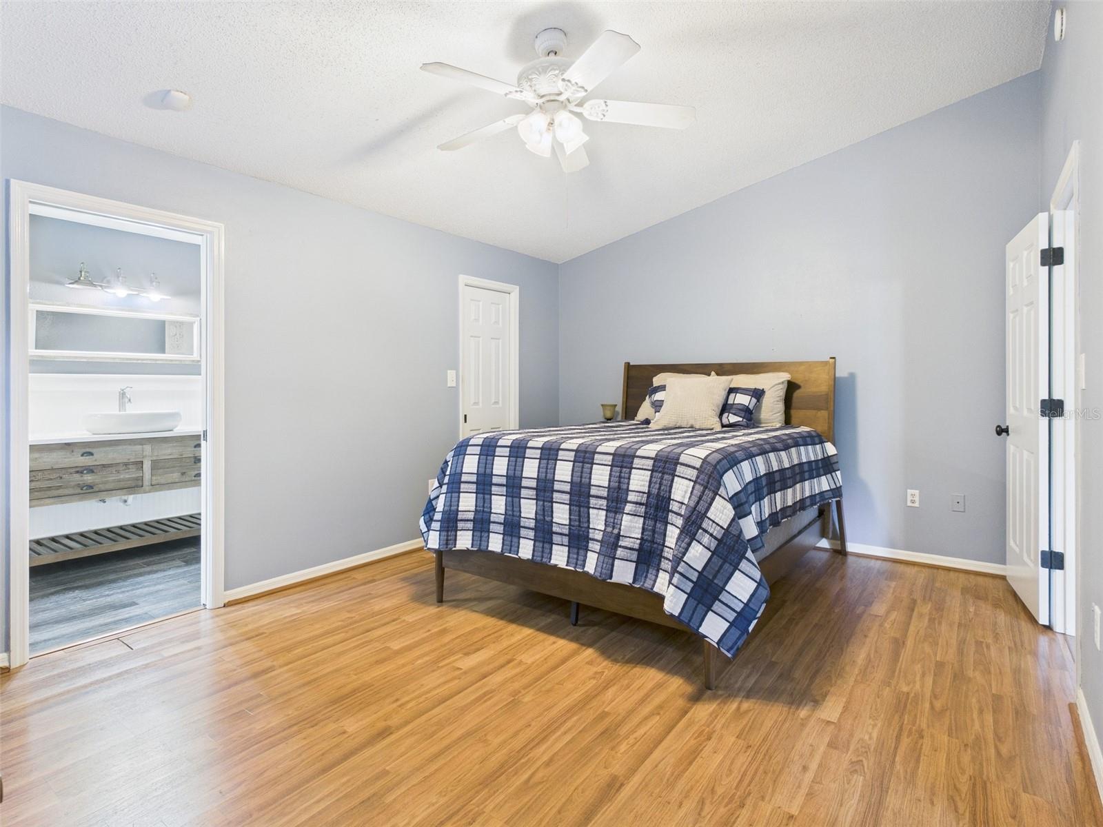 Image 17 of 26 For 2013 Donnelly Place