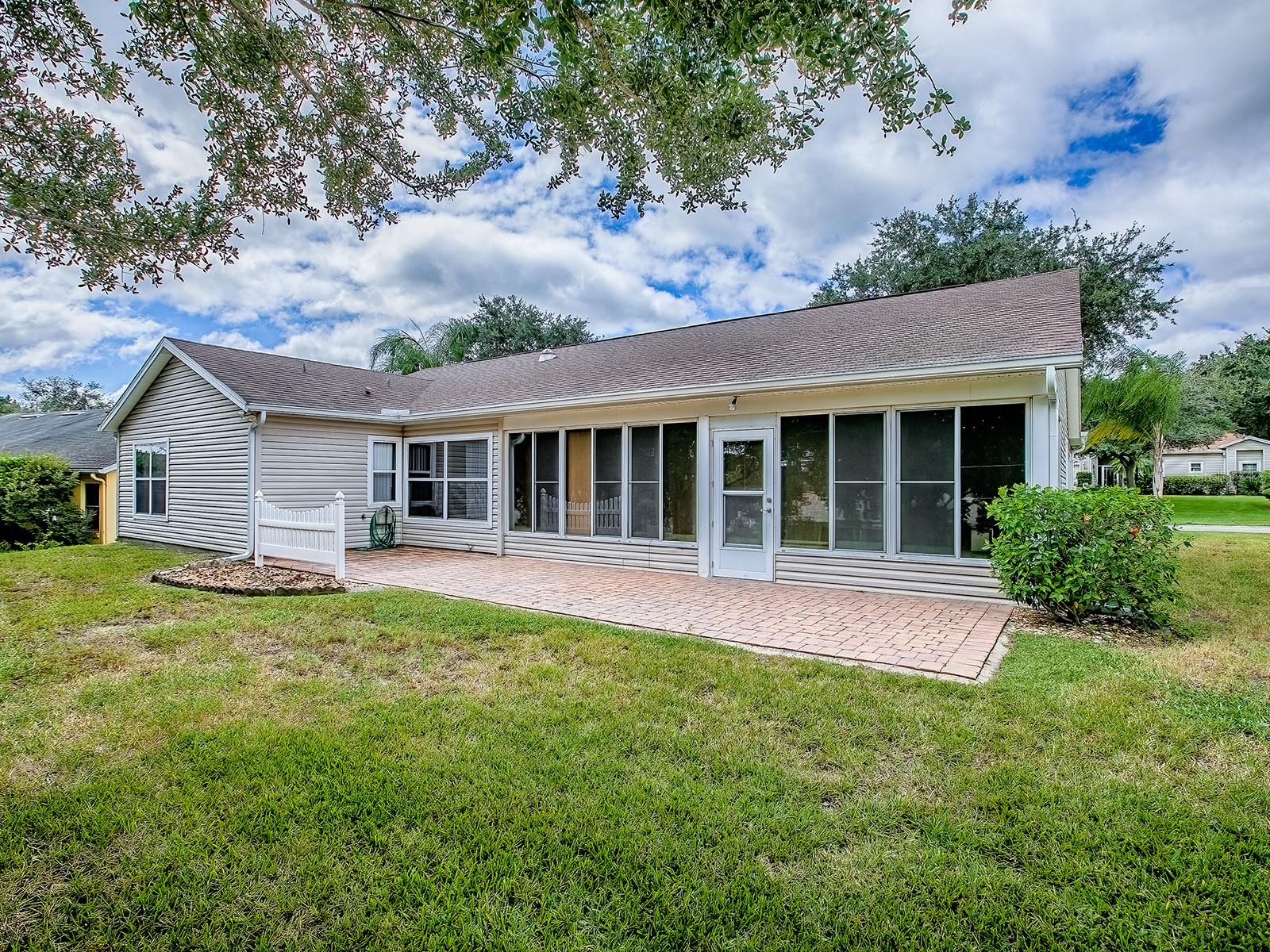 Image 46 of 65 For 4949 Sawgrass Lake Circle