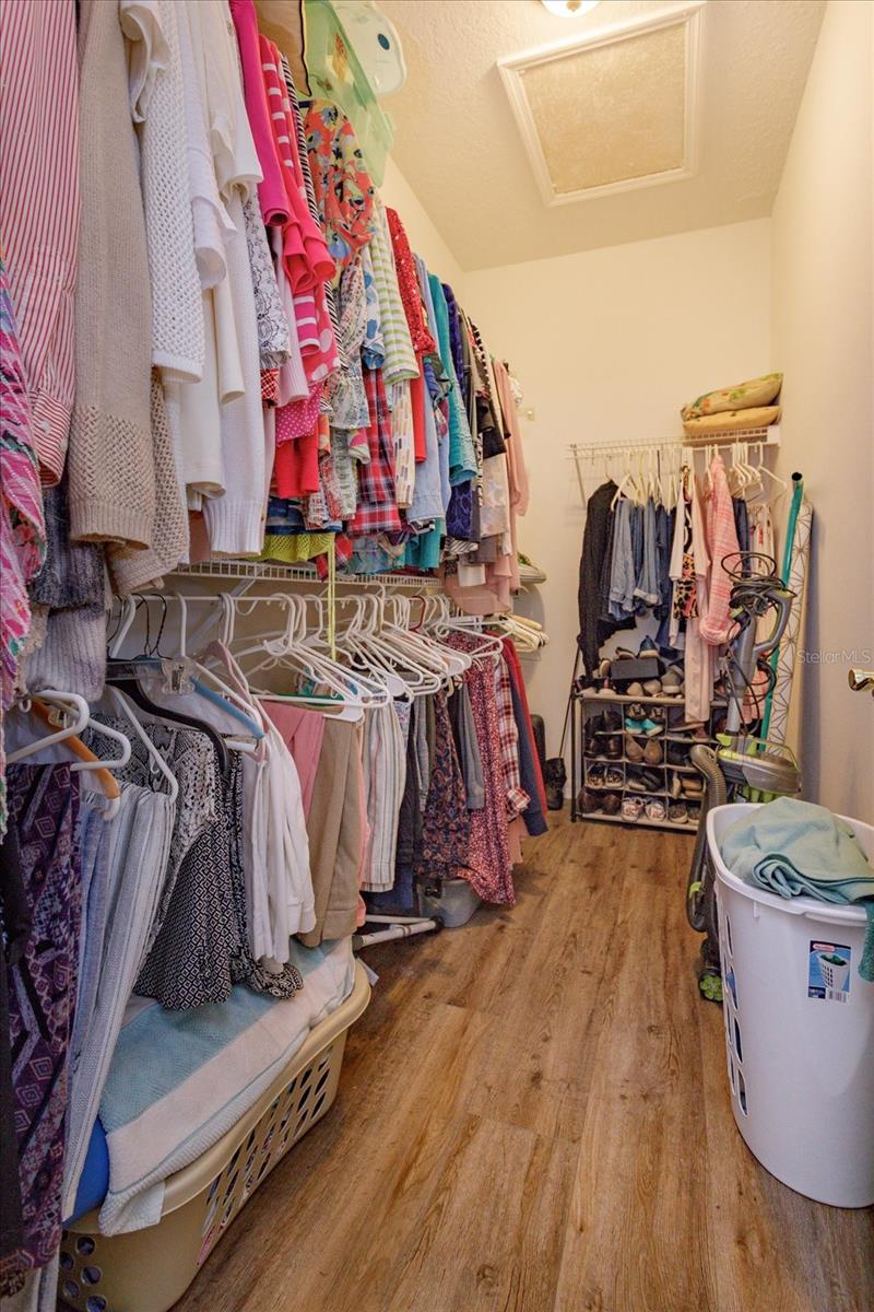 Image 20 of 28 For 5401 Essex Court