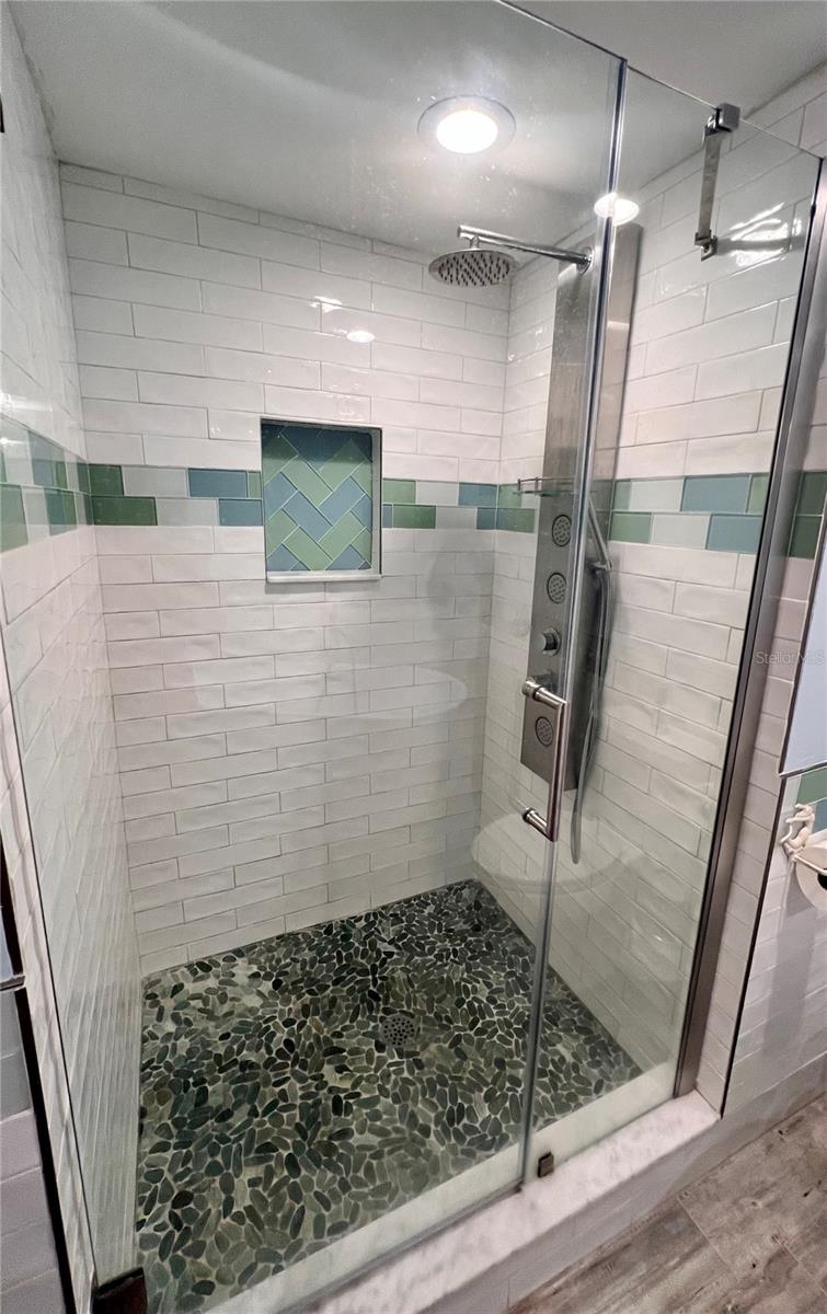 Image 18 of 28 For 4565 Atlantic Avenue 5203