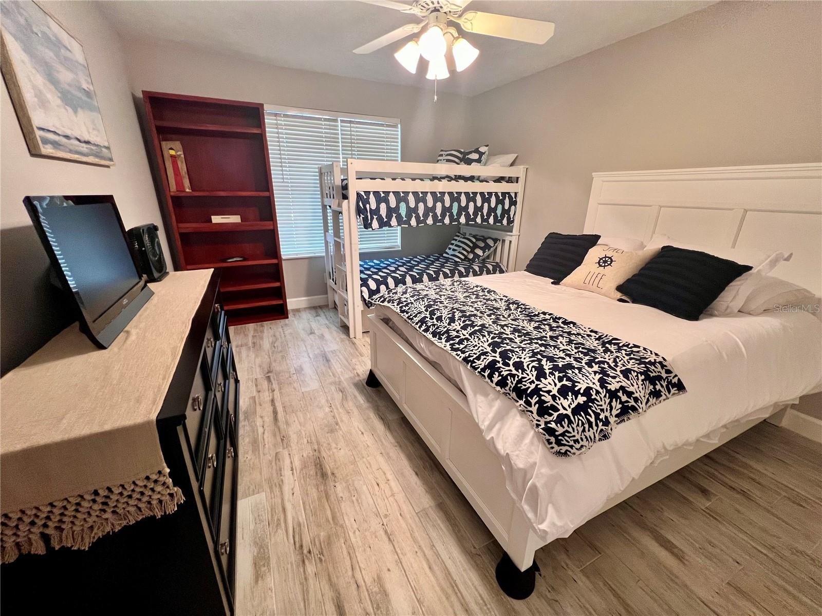 Image 22 of 28 For 4565 Atlantic Avenue 5203