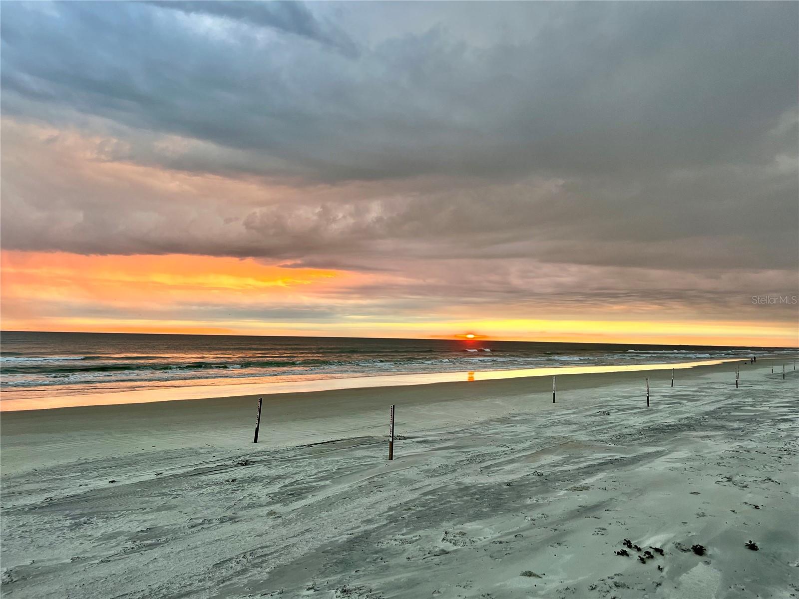 Image 4 of 28 For 4565 Atlantic Avenue 5203