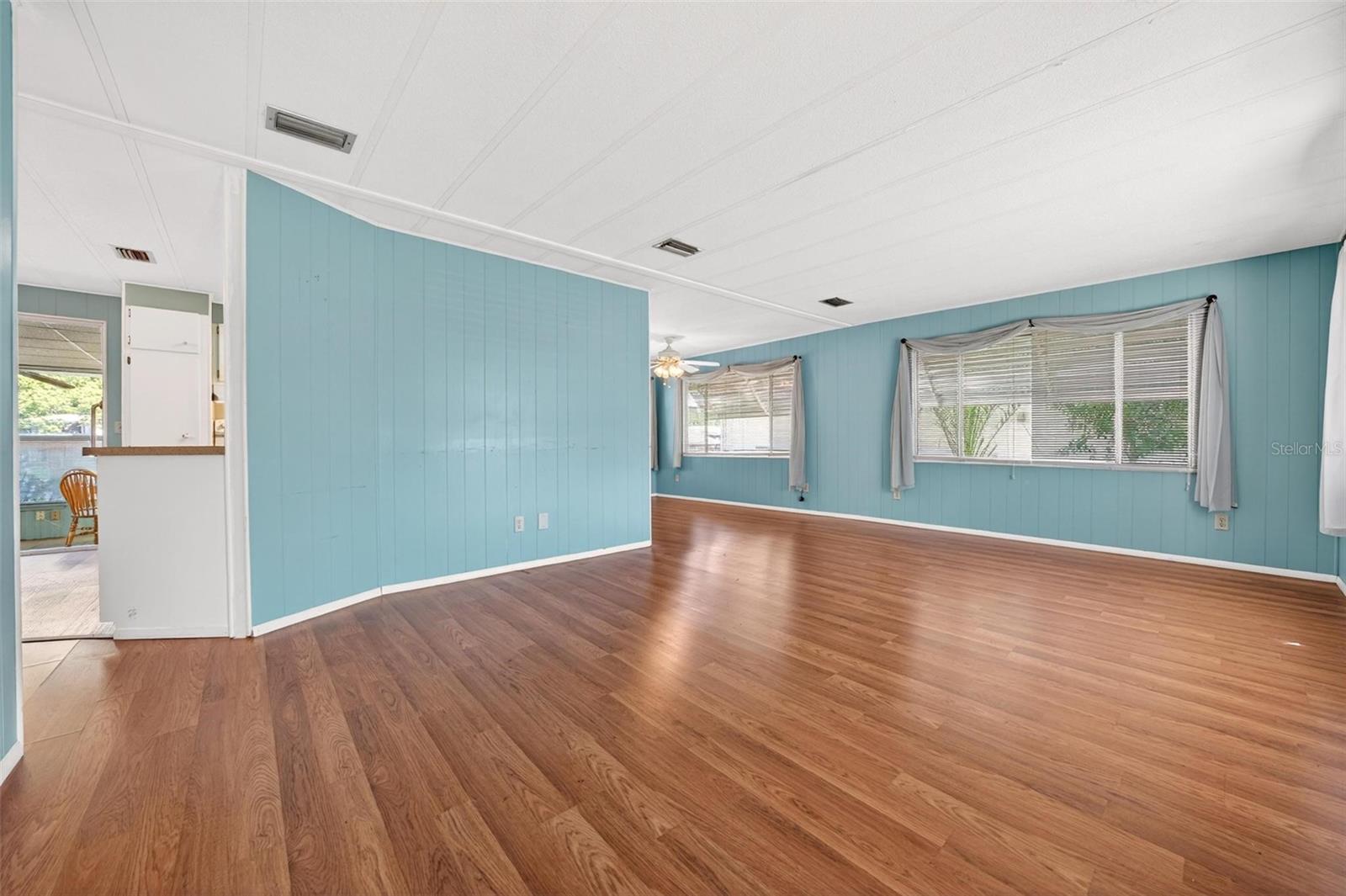 Image 9 of 65 For 1014 Southland Drive