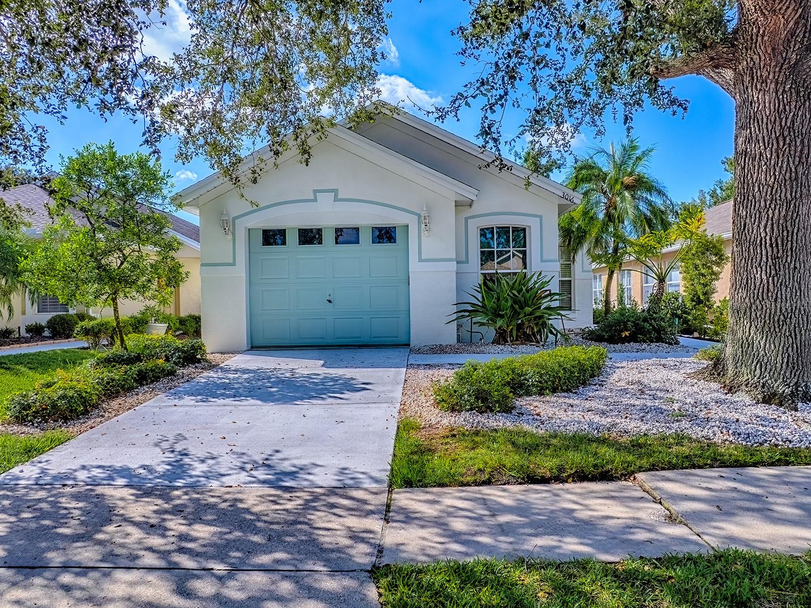 Listing photo id 0 for 3016 Andover Court