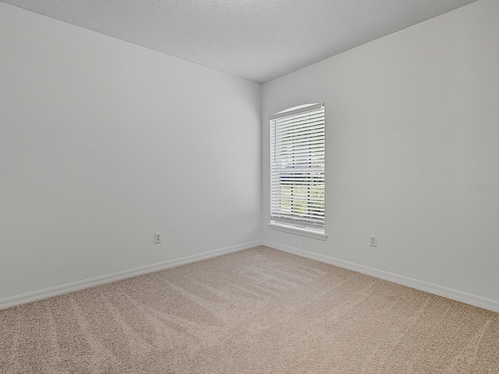 Listing photo id 27 for 3016 Andover Court