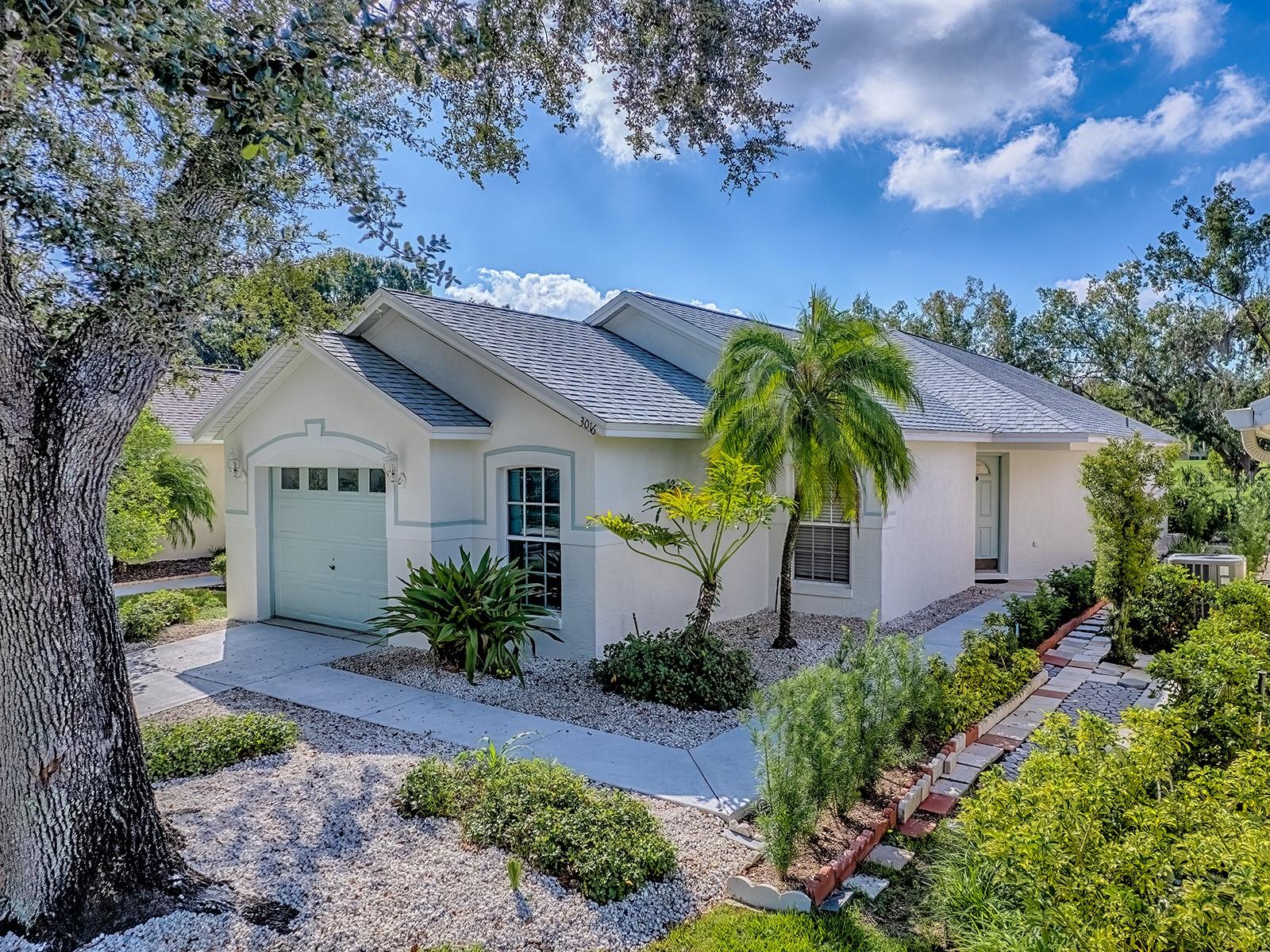 Listing photo id 1 for 3016 Andover Court