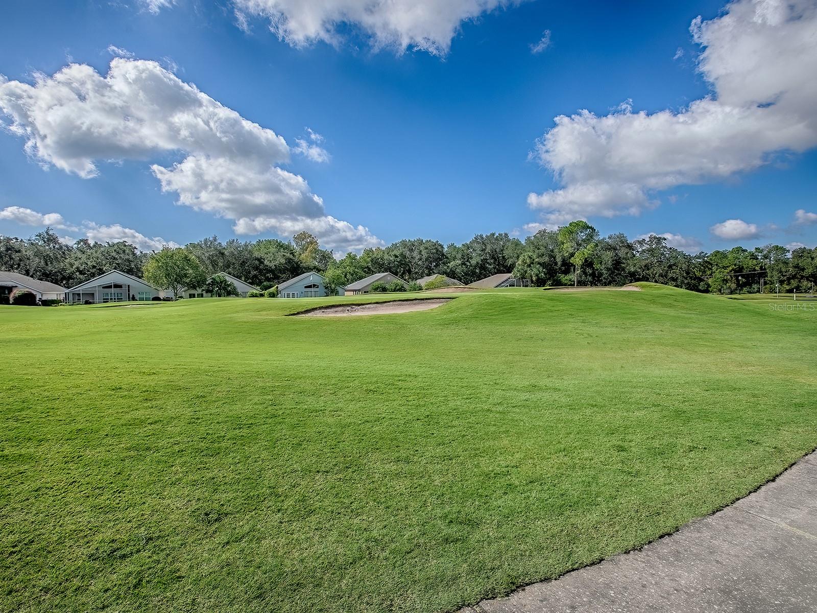 Listing photo id 2 for 3016 Andover Court