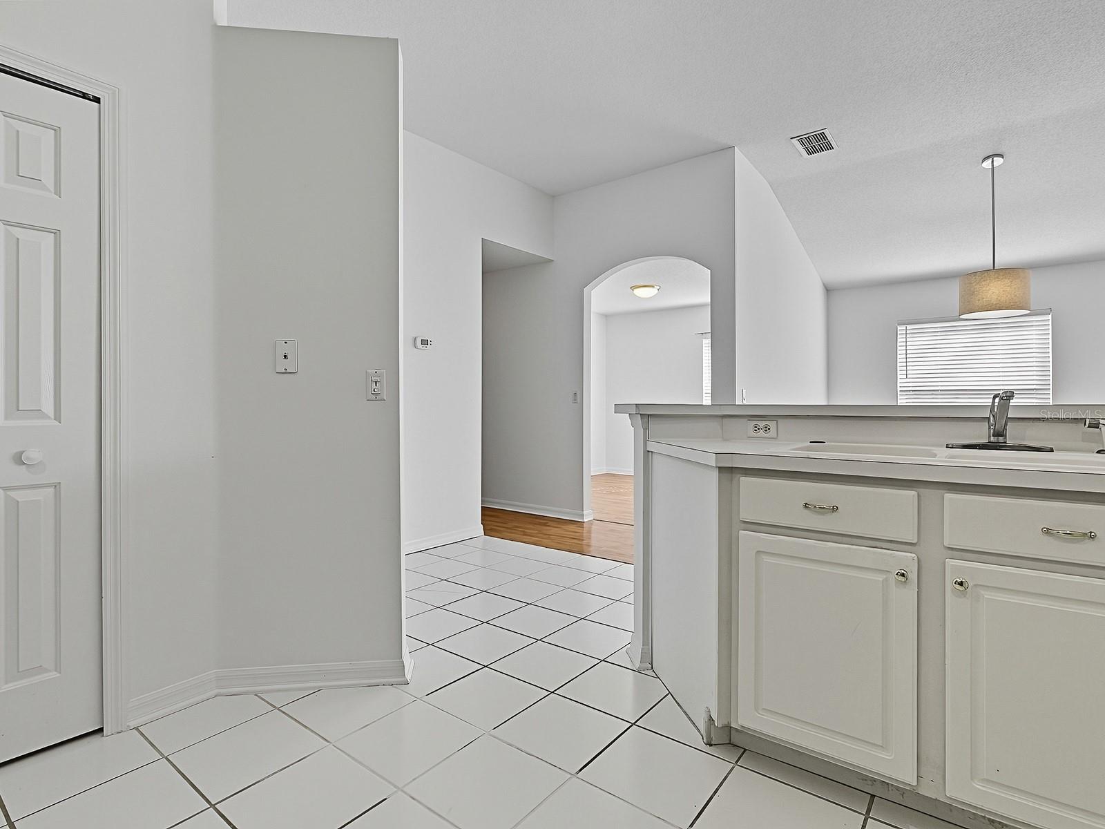 Listing photo id 39 for 3016 Andover Court