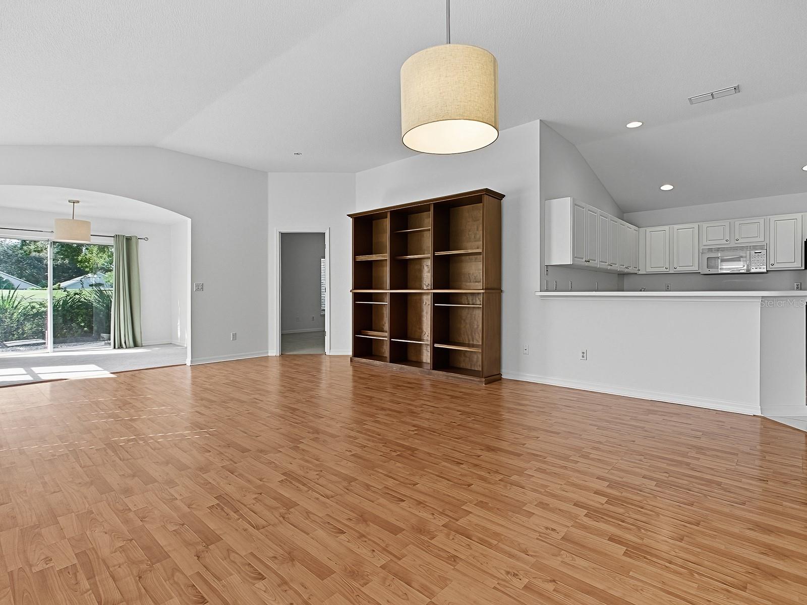 Listing photo id 42 for 3016 Andover Court