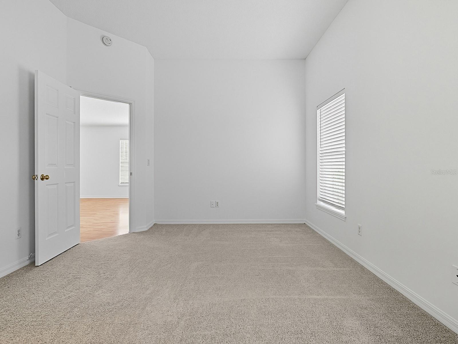 Listing photo id 44 for 3016 Andover Court