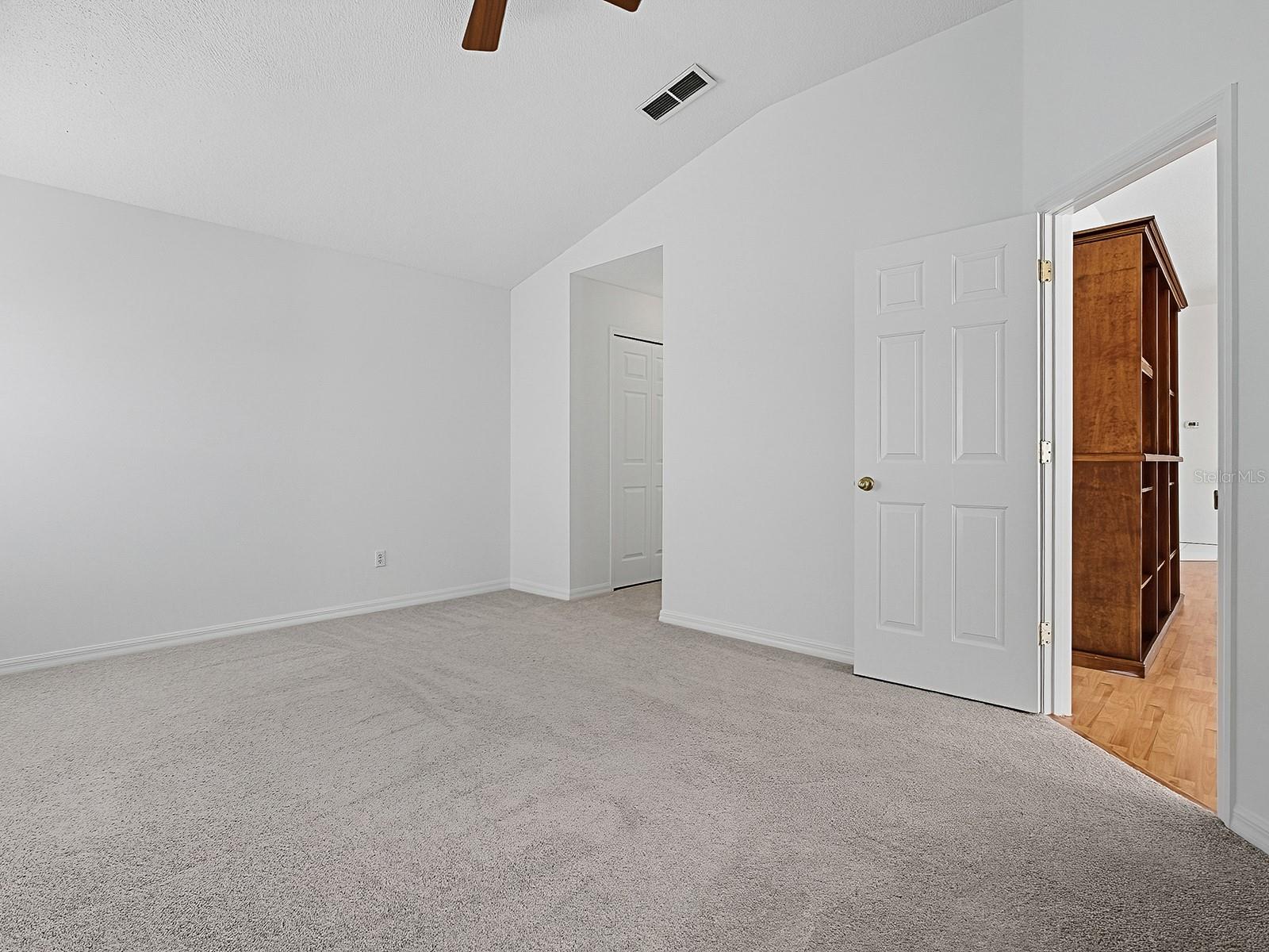 Listing photo id 45 for 3016 Andover Court