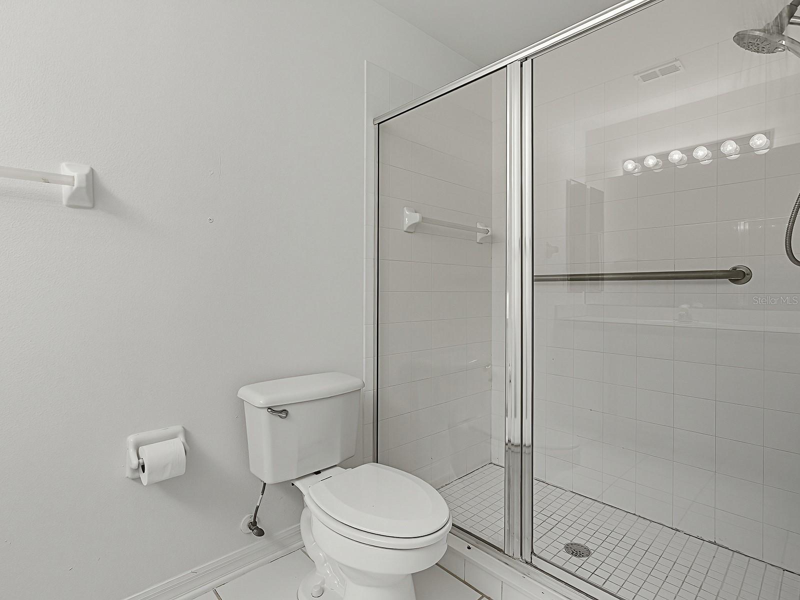 Listing photo id 49 for 3016 Andover Court