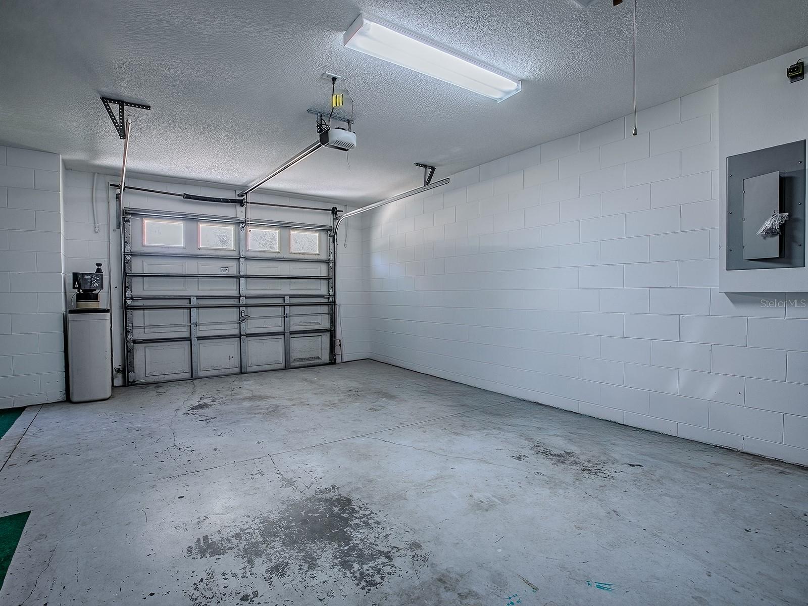 Listing photo id 56 for 3016 Andover Court