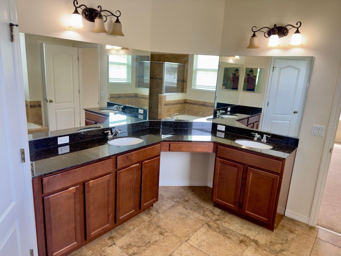 Image 5 of 18 For 12305 Fountain Coin Way