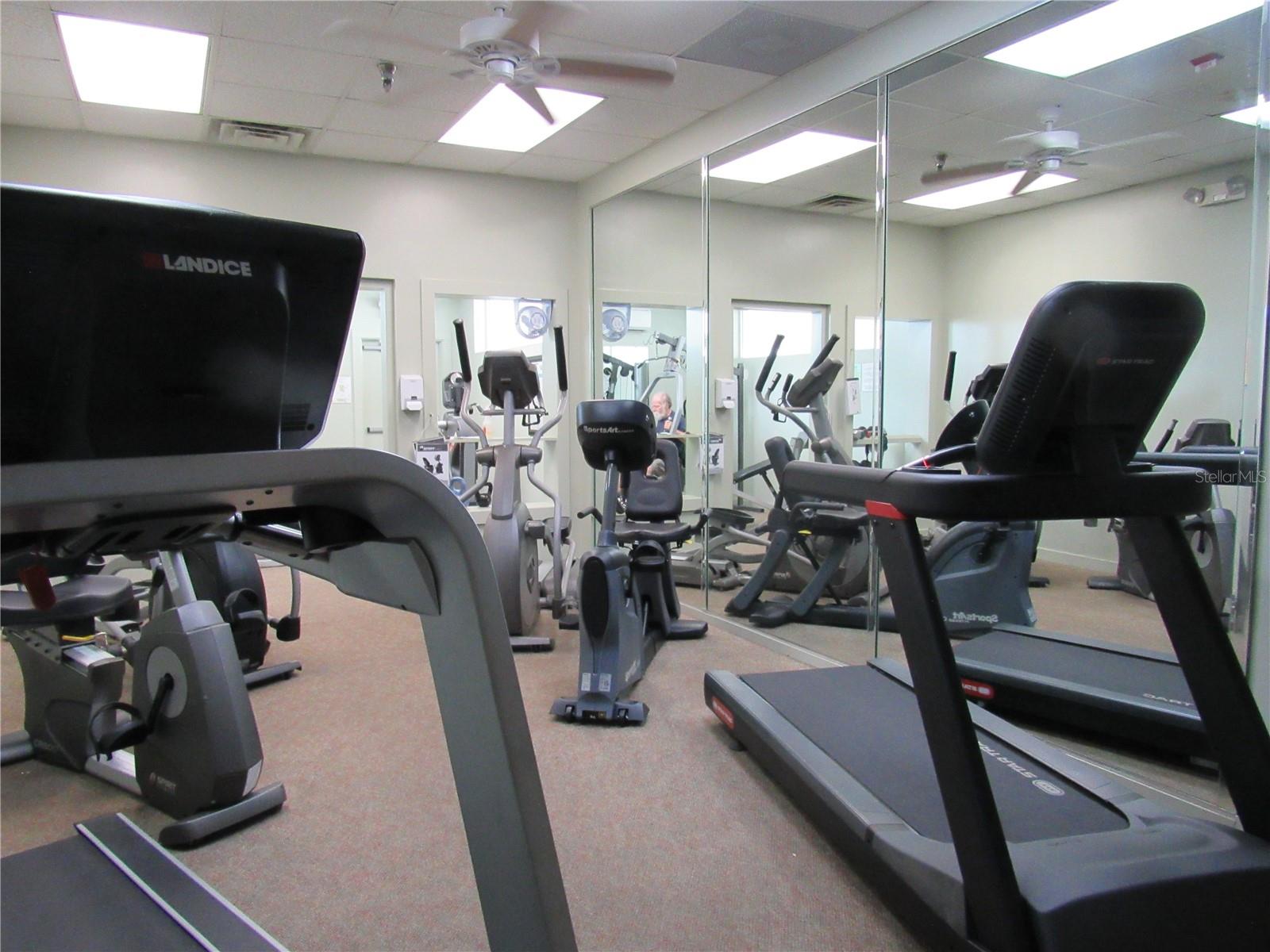 Image 39 of 47 For 27107 Racquet Circle