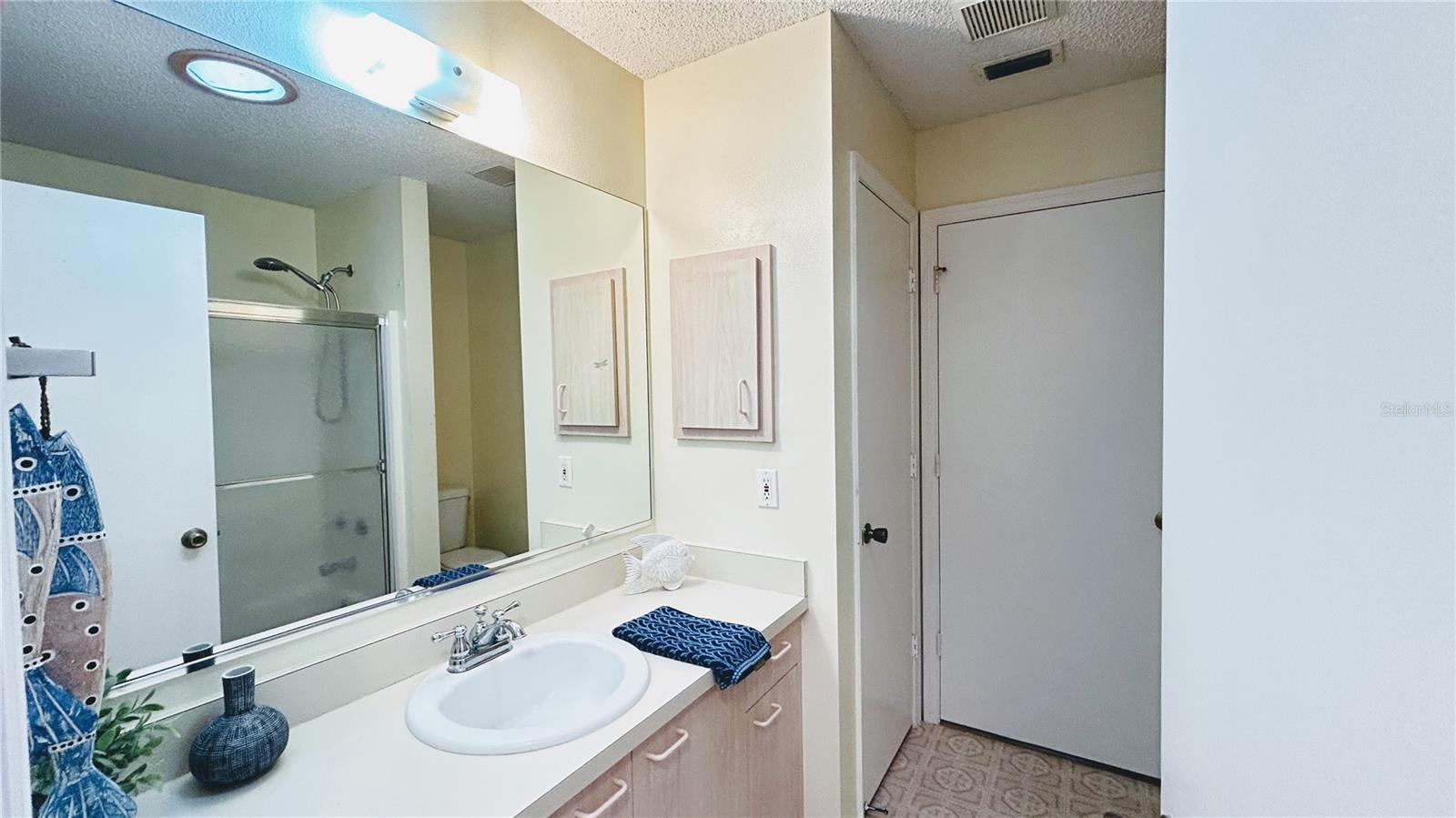 Image 15 of 23 For 718 Villita Lane