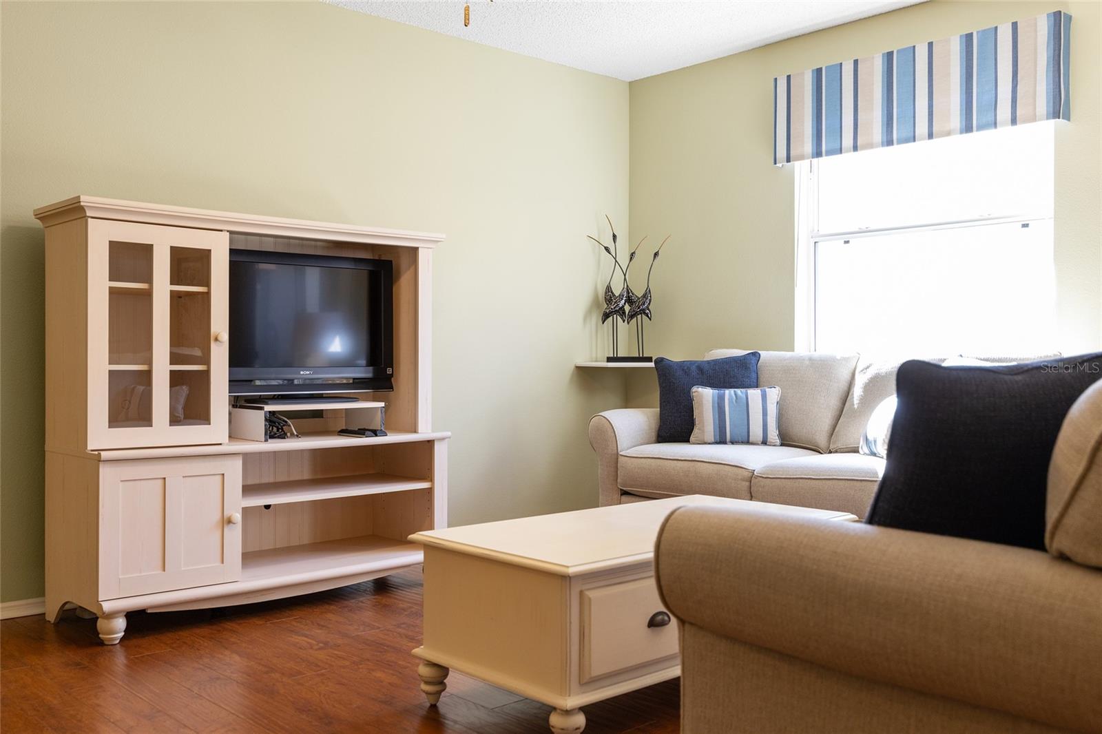 Image 10 of 43 For 16894 94th Sunnybrook Circle