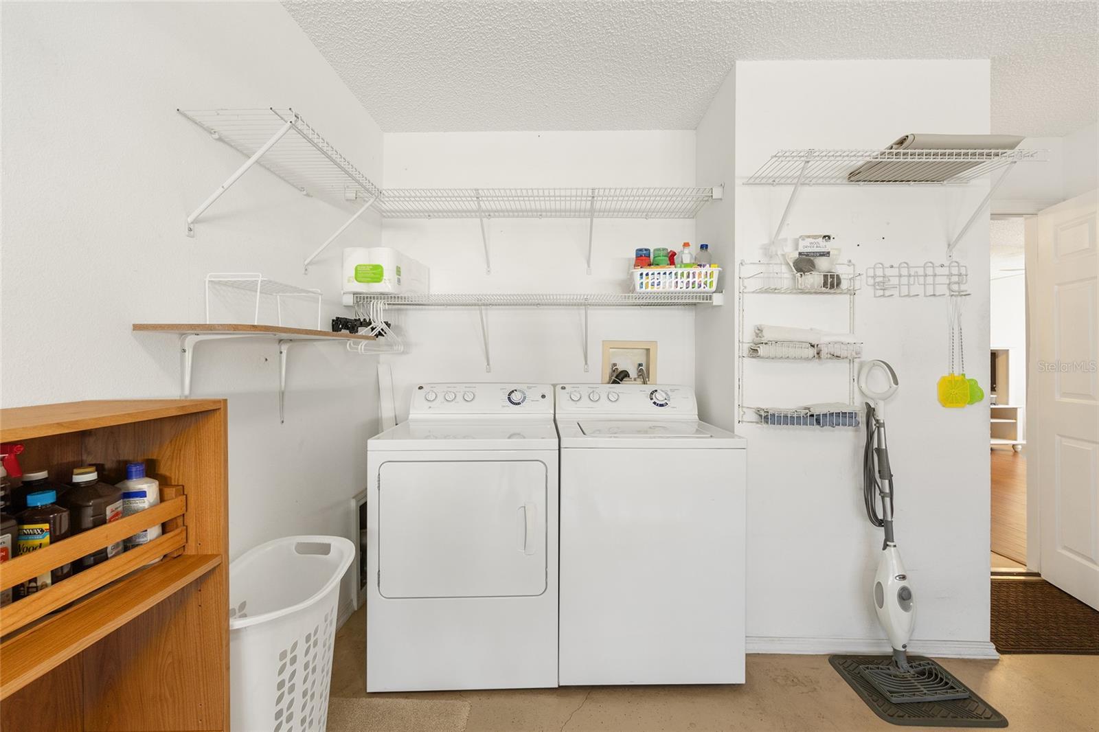 Image 32 of 43 For 16894 94th Sunnybrook Circle