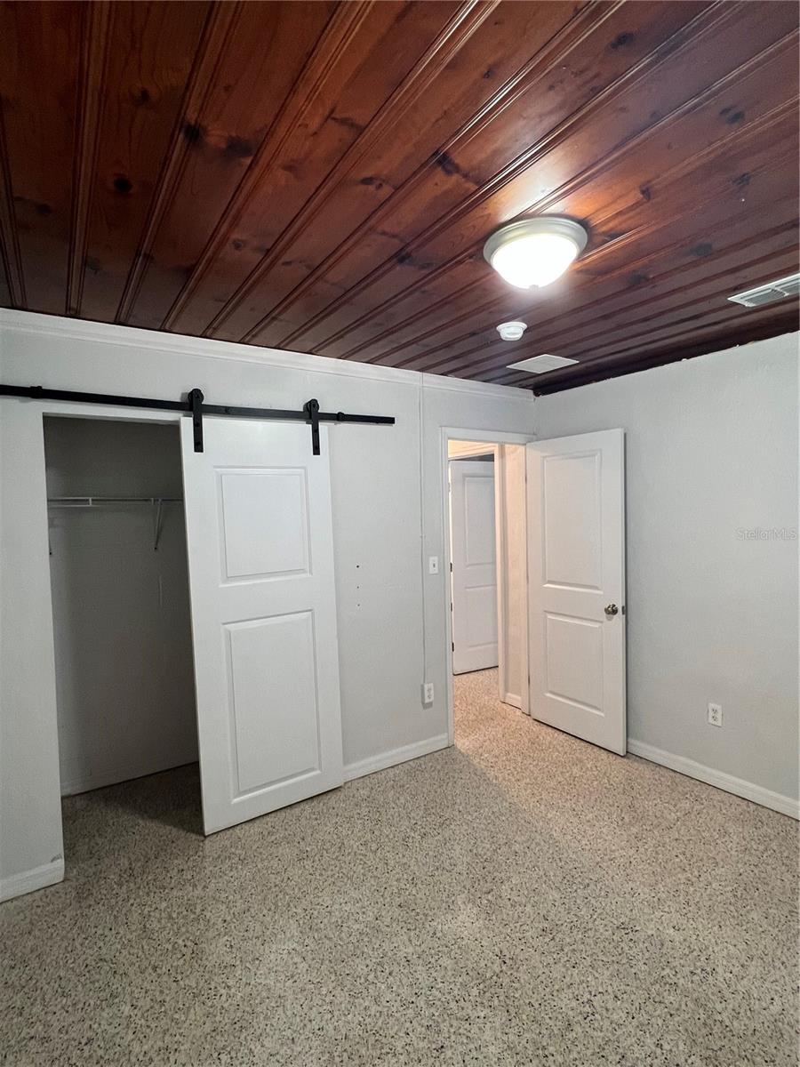 Image 10 of 17 For 340 Simpson Street