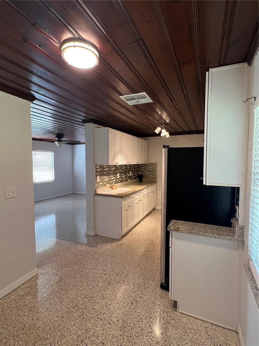 Image 4 of 17 For 340 Simpson Street