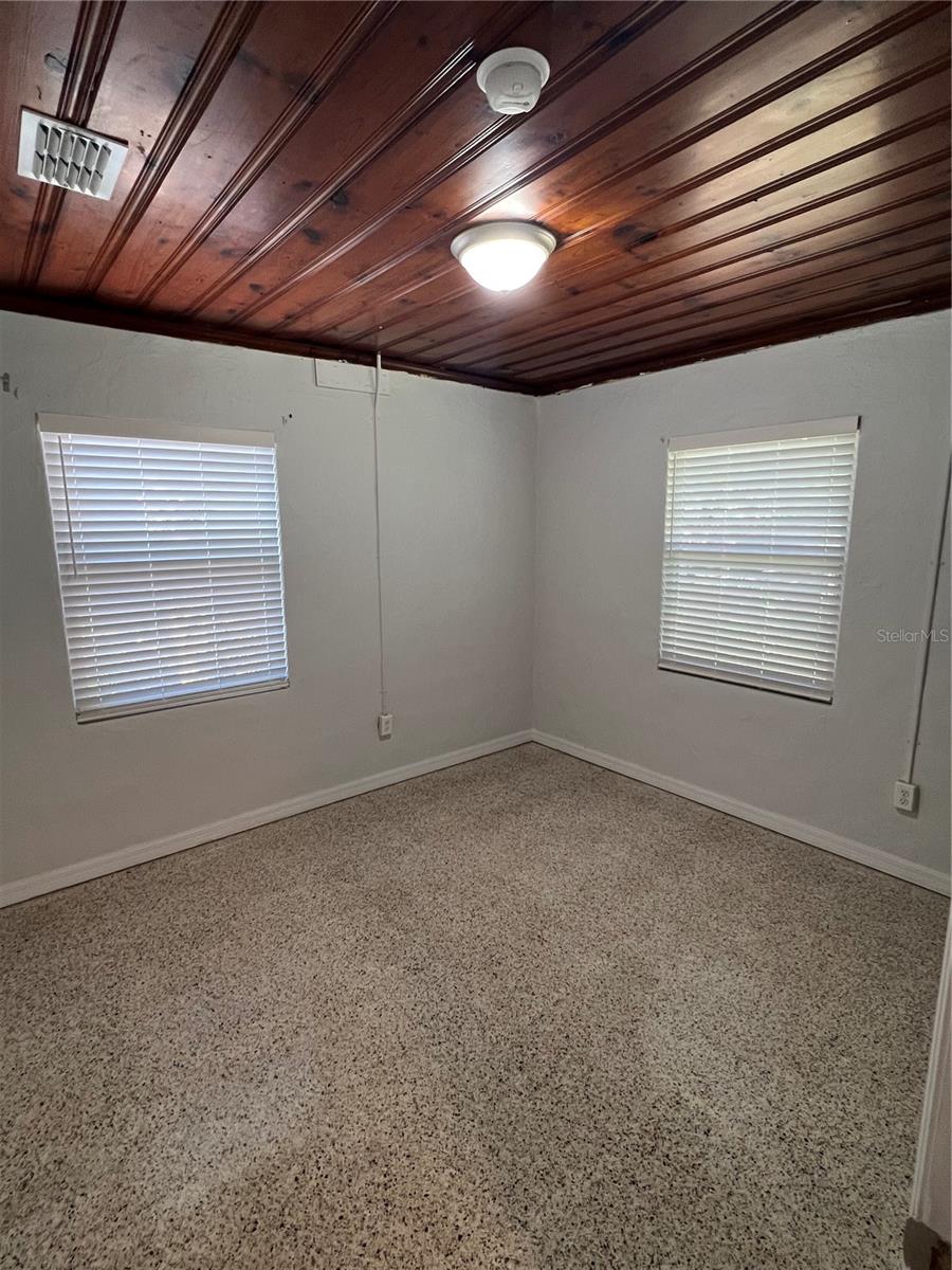 Image 9 of 17 For 340 Simpson Street