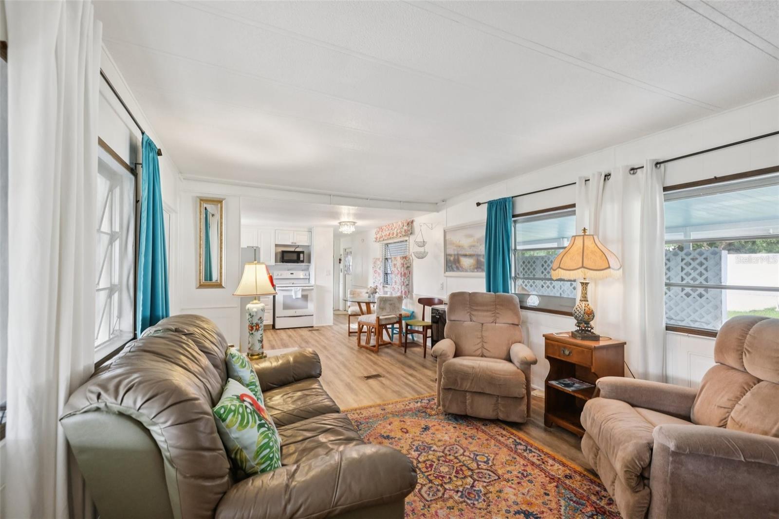 Image 12 of 37 For 1127 Belmont Circle