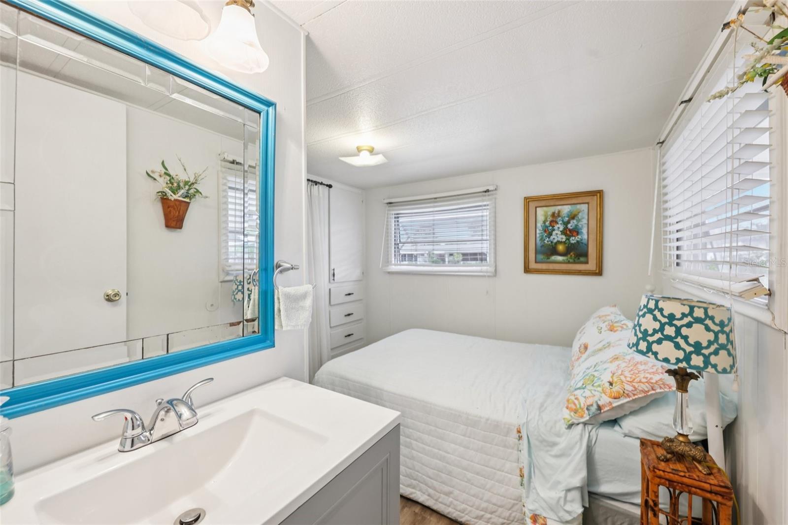 Image 17 of 37 For 1127 Belmont Circle