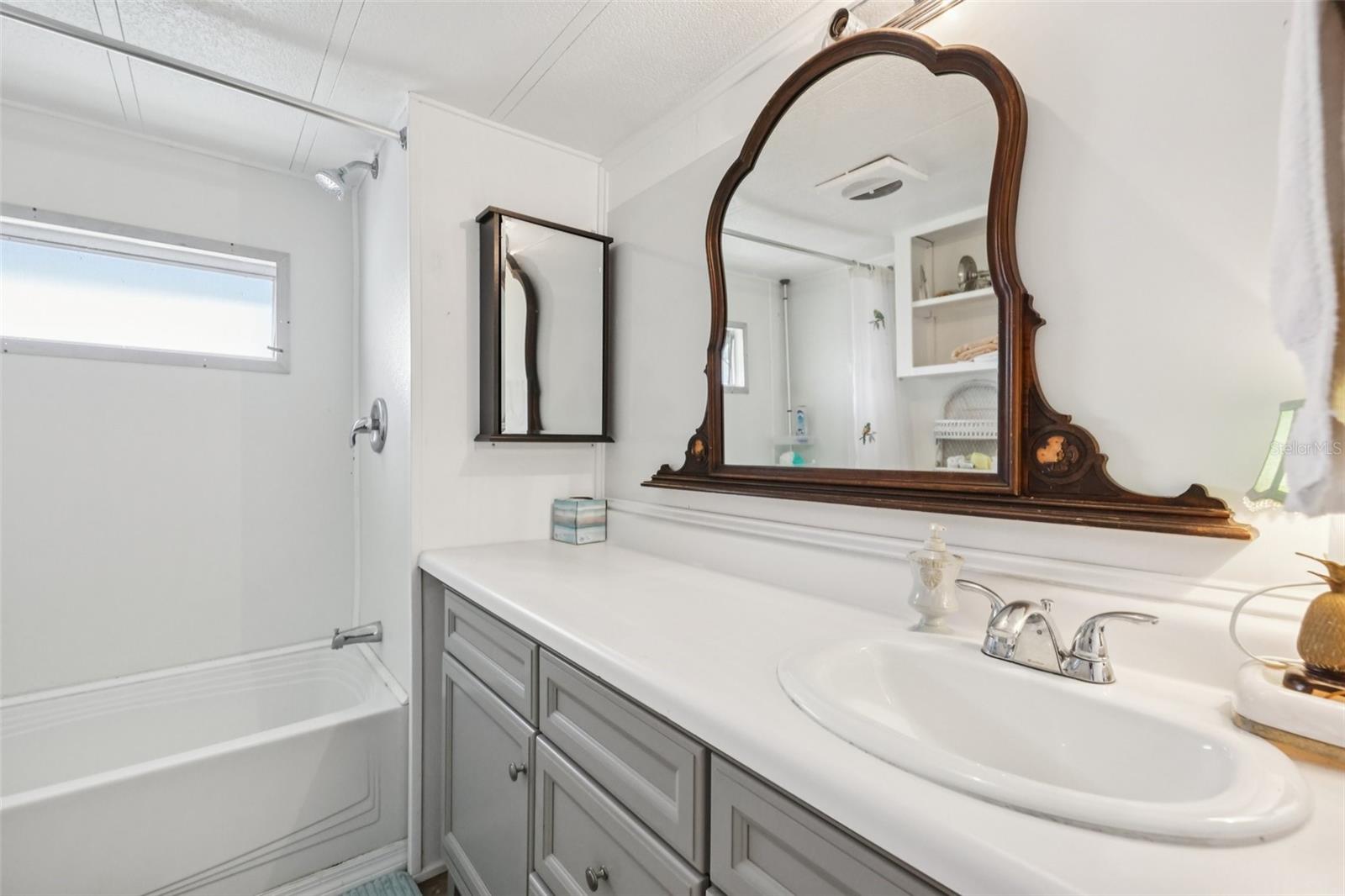 Image 25 of 37 For 1127 Belmont Circle