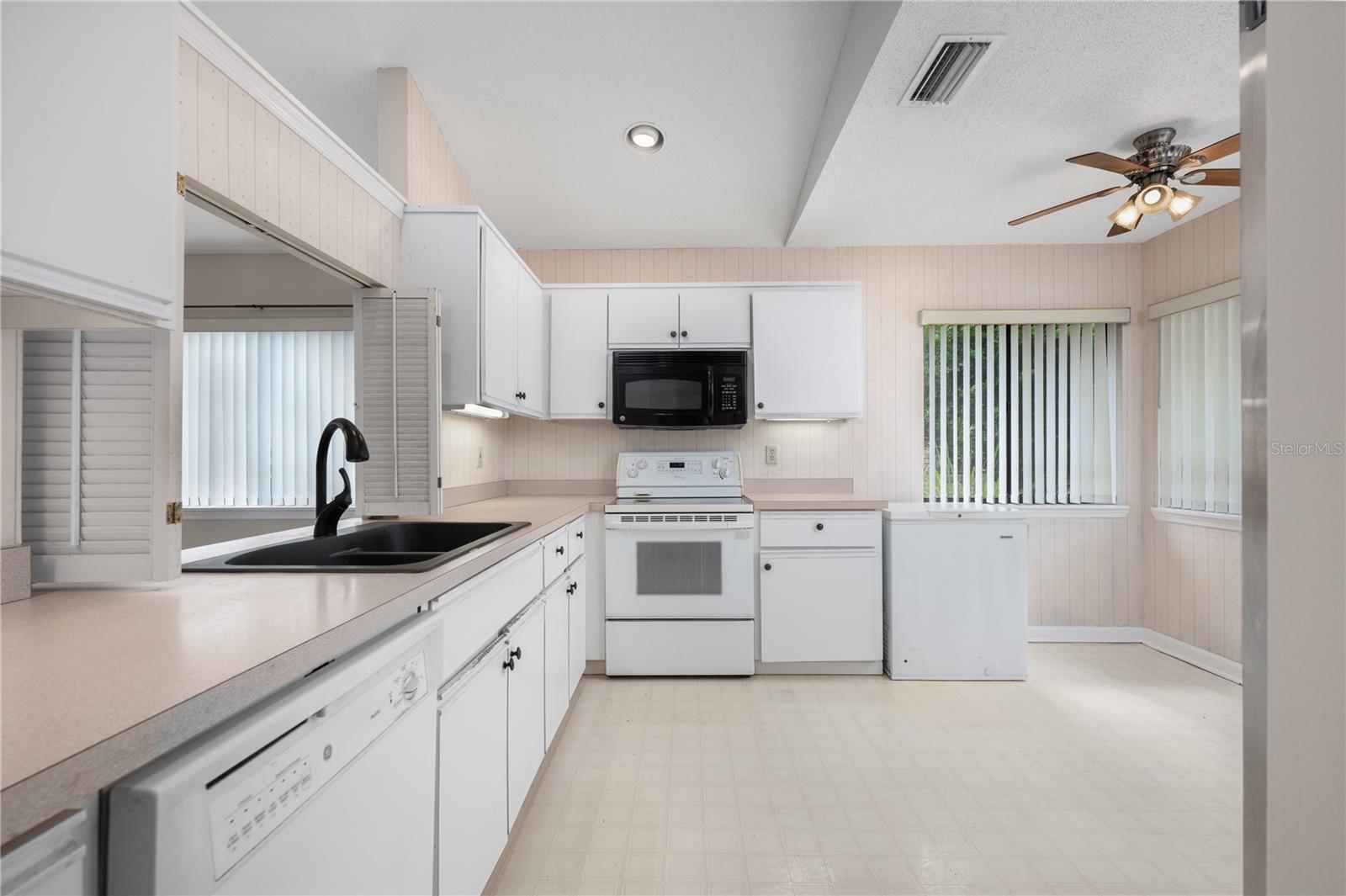 Image 5 of 35 For 103 Waterwood Drive