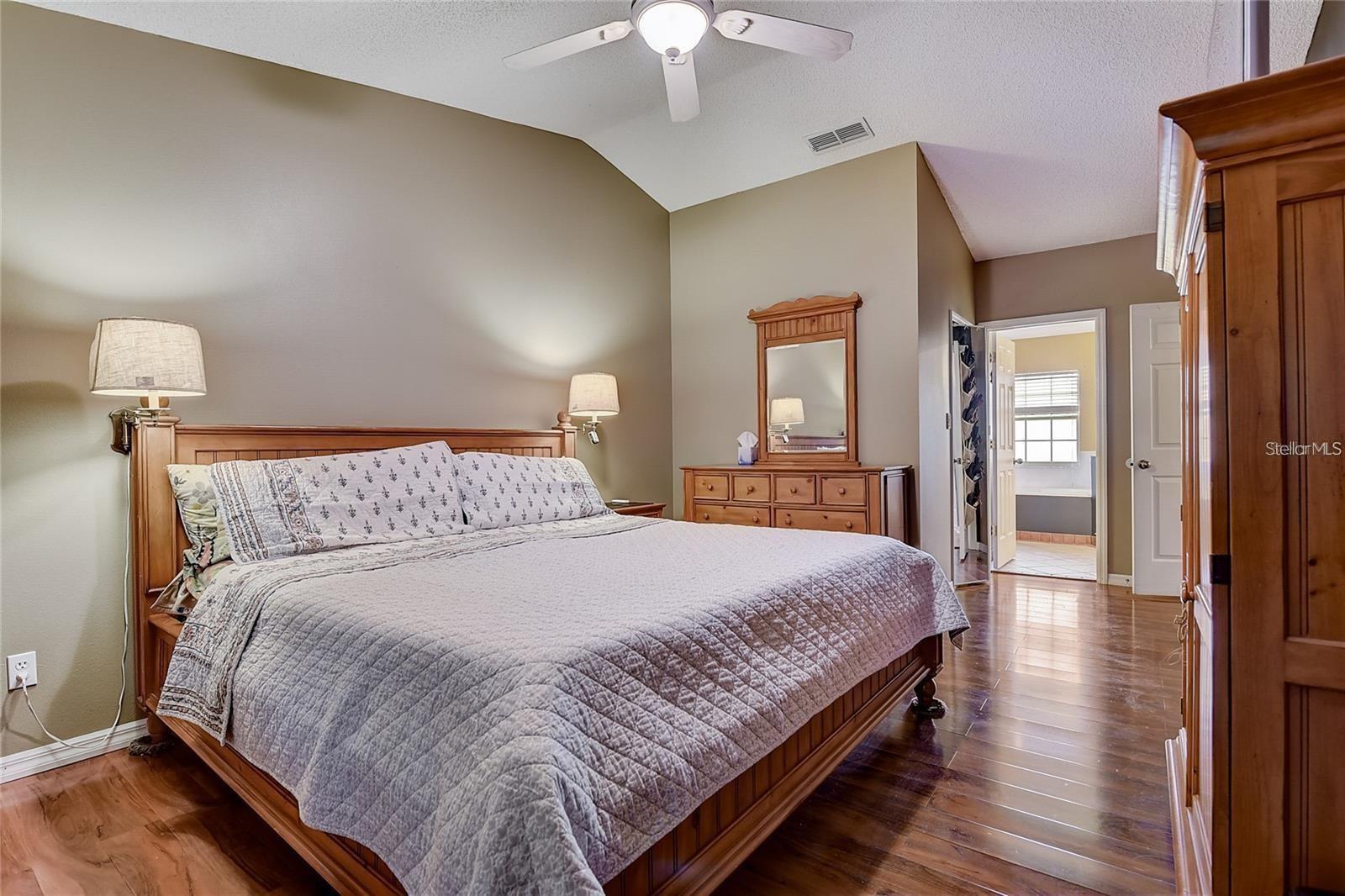 Image 16 of 43 For 25273 Lost Oak Circle