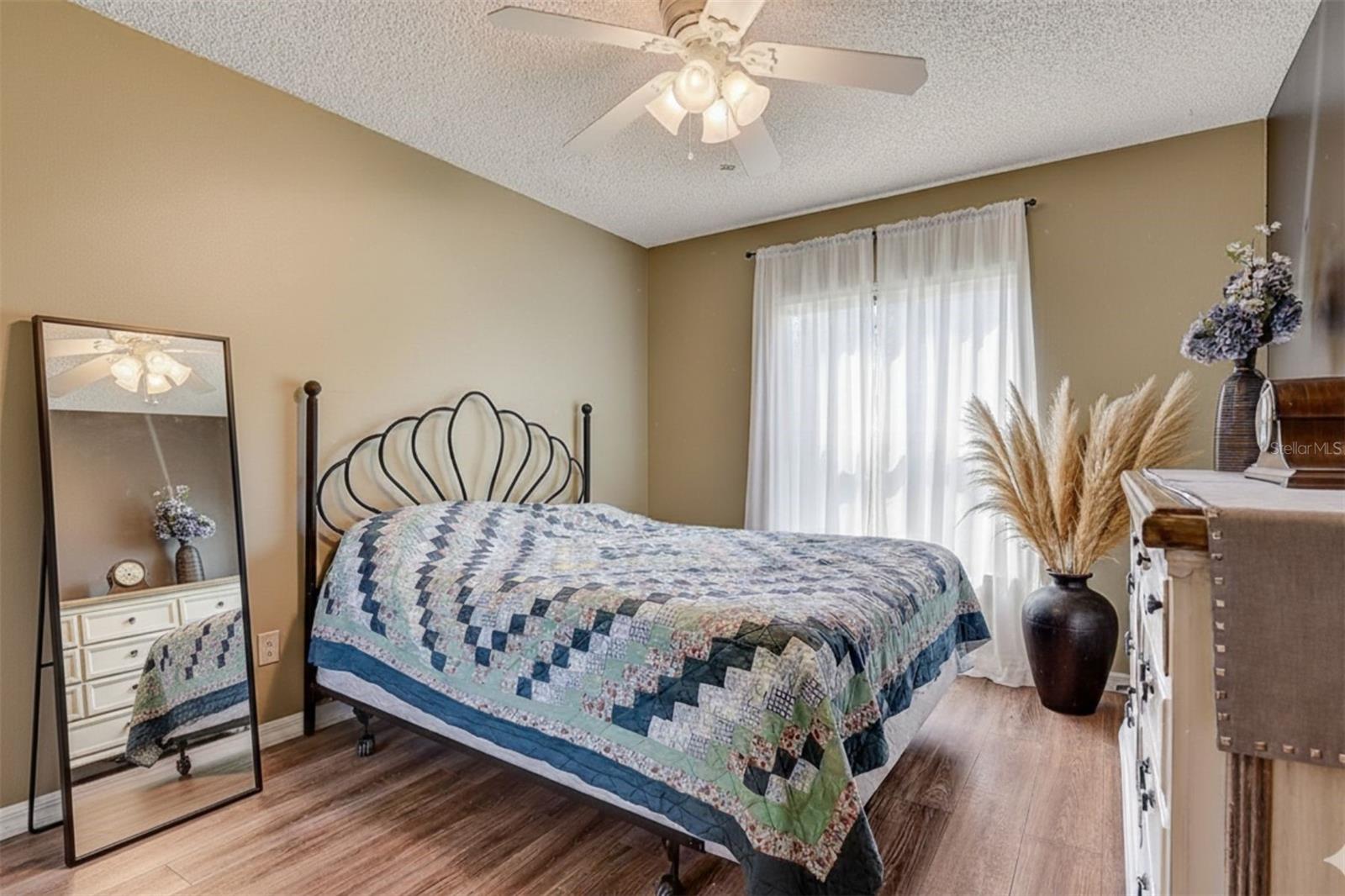 Image 23 of 43 For 25273 Lost Oak Circle