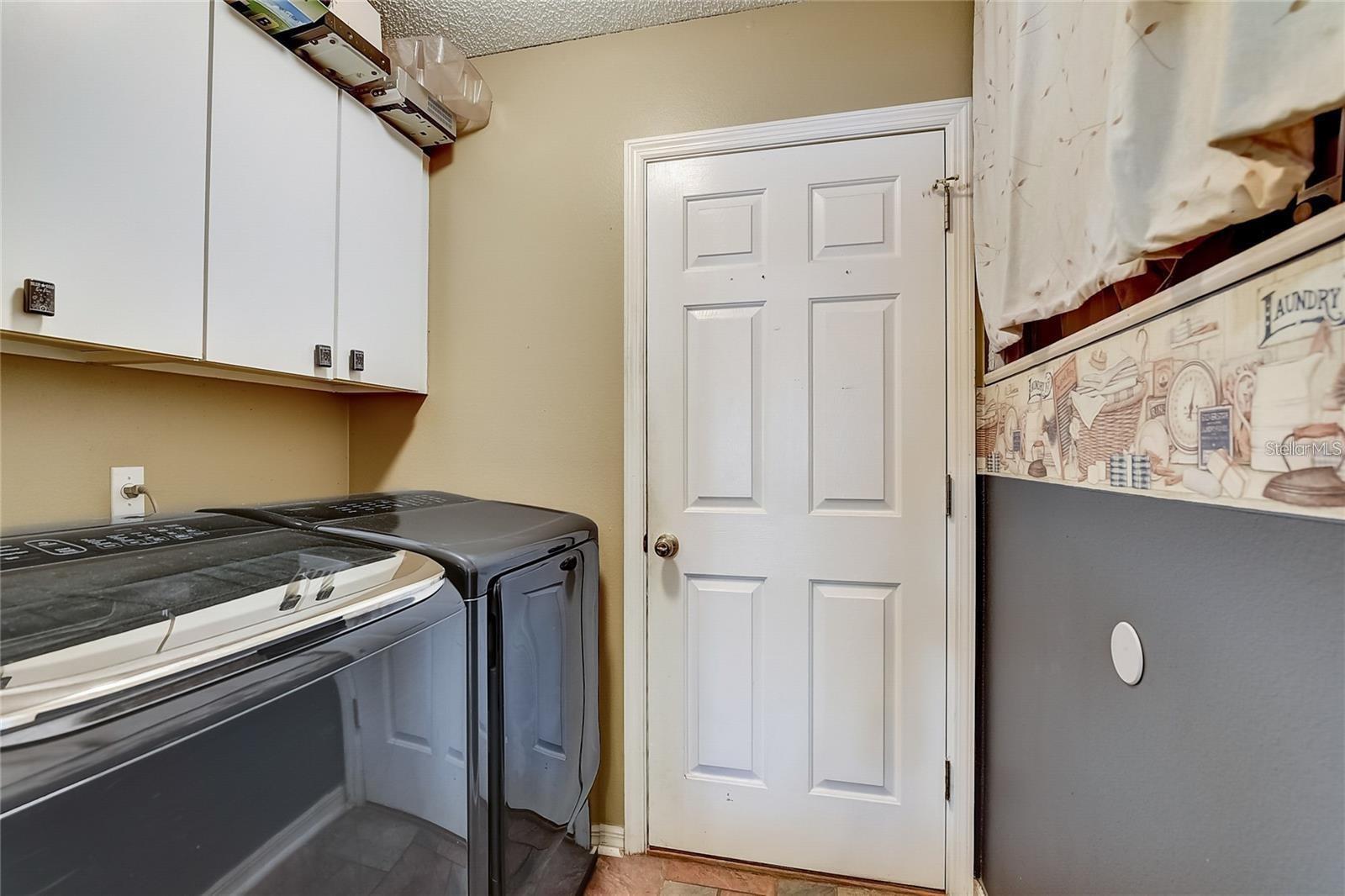 Image 26 of 43 For 25273 Lost Oak Circle