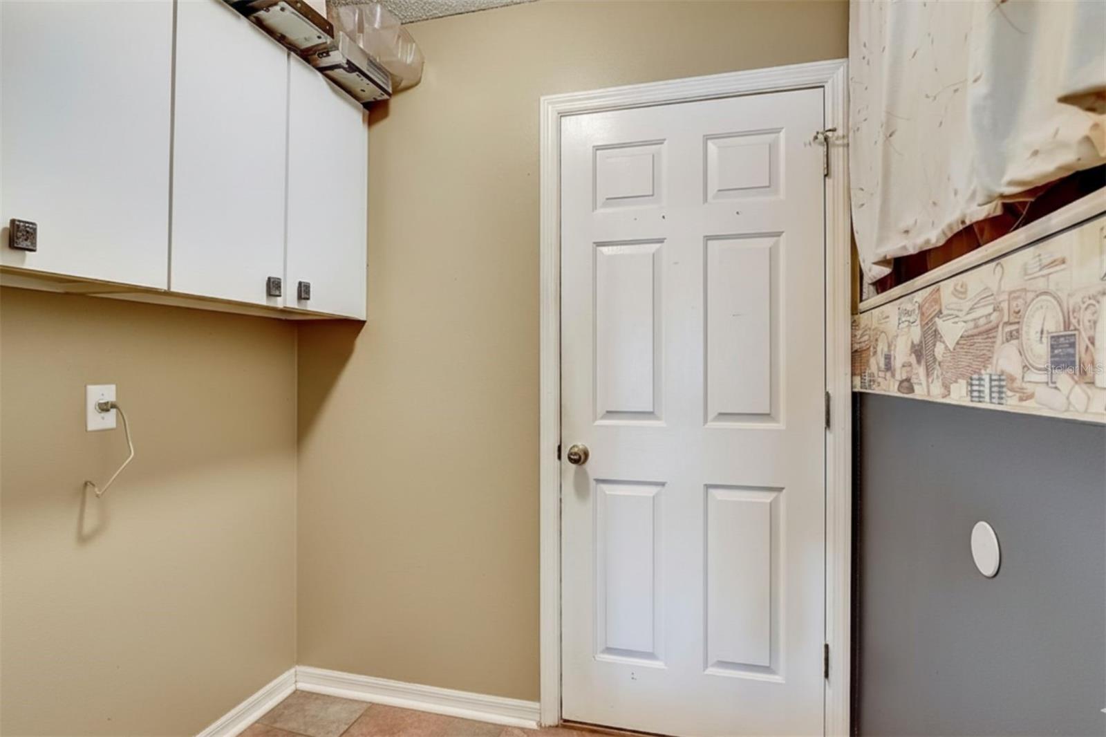 Image 27 of 43 For 25273 Lost Oak Circle