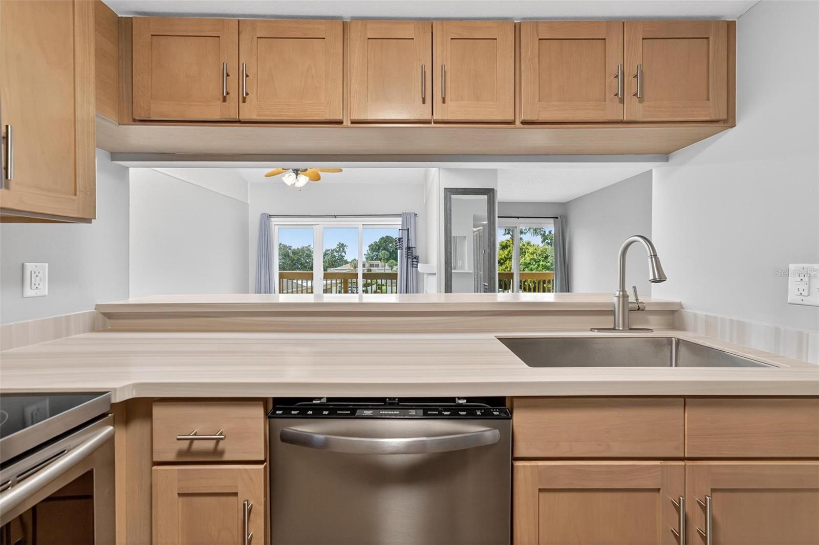 Image 16 of 55 For 1051 Highland Street 5-d