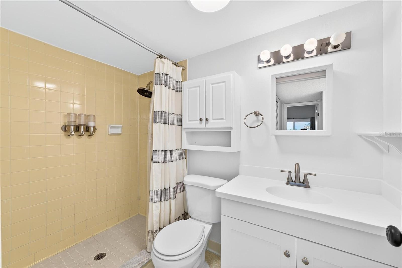Image 35 of 55 For 1051 Highland Street 5-d