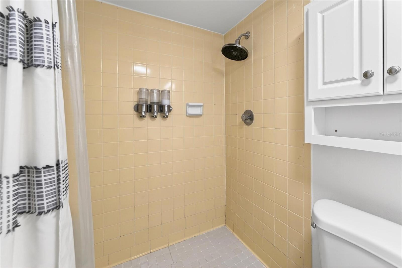 Image 37 of 55 For 1051 Highland Street 5-d