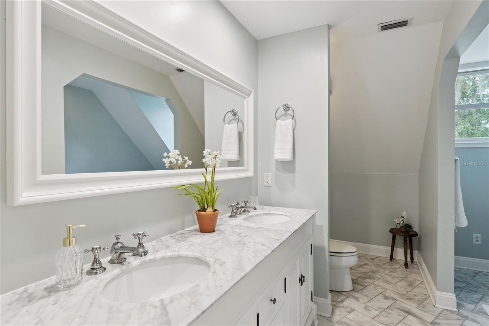 Image 30 of 73 For 1005 Elysium Boulevard