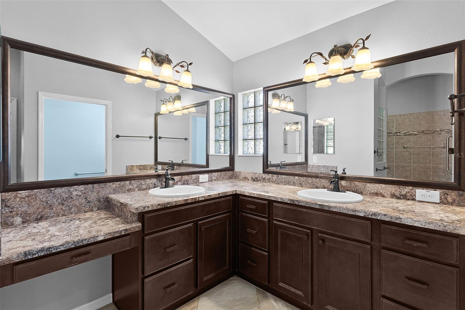 Image 19 of 35 For 3327 Dalkeith Terrace