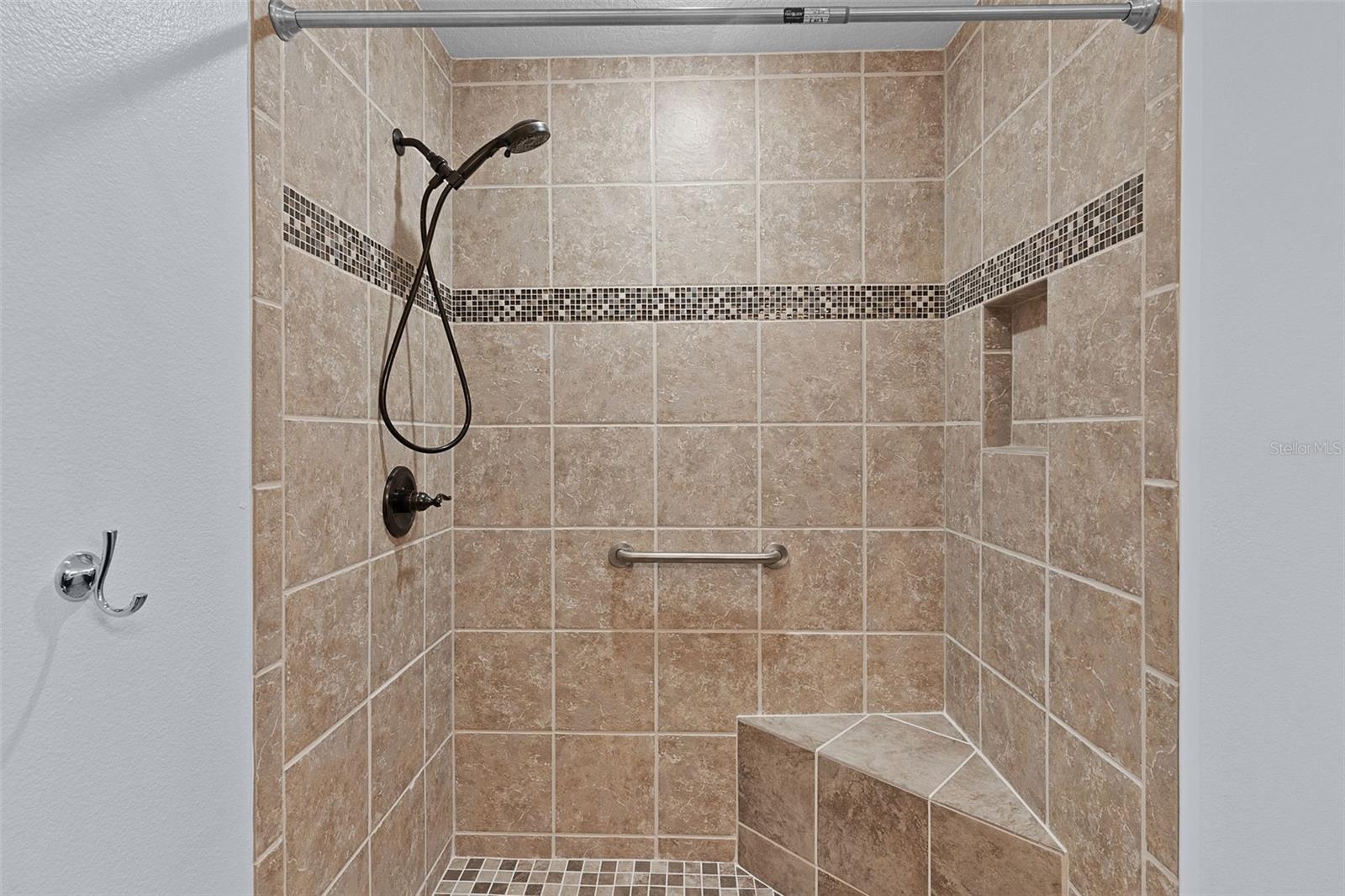 Image 26 of 35 For 3327 Dalkeith Terrace