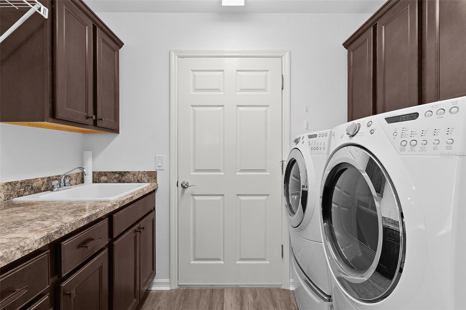 Image 29 of 35 For 3327 Dalkeith Terrace