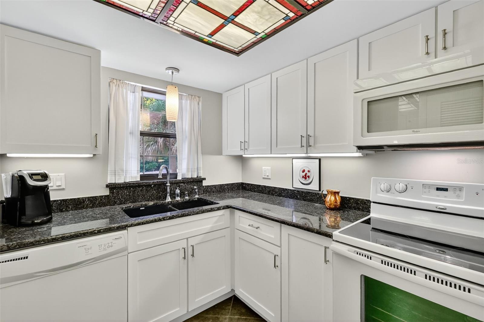 Image 10 of 40 For 101 Grandview Street 210