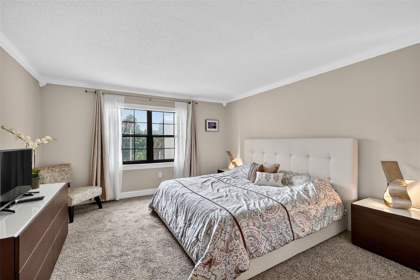 Image 4 of 40 For 101 Grandview Street 210
