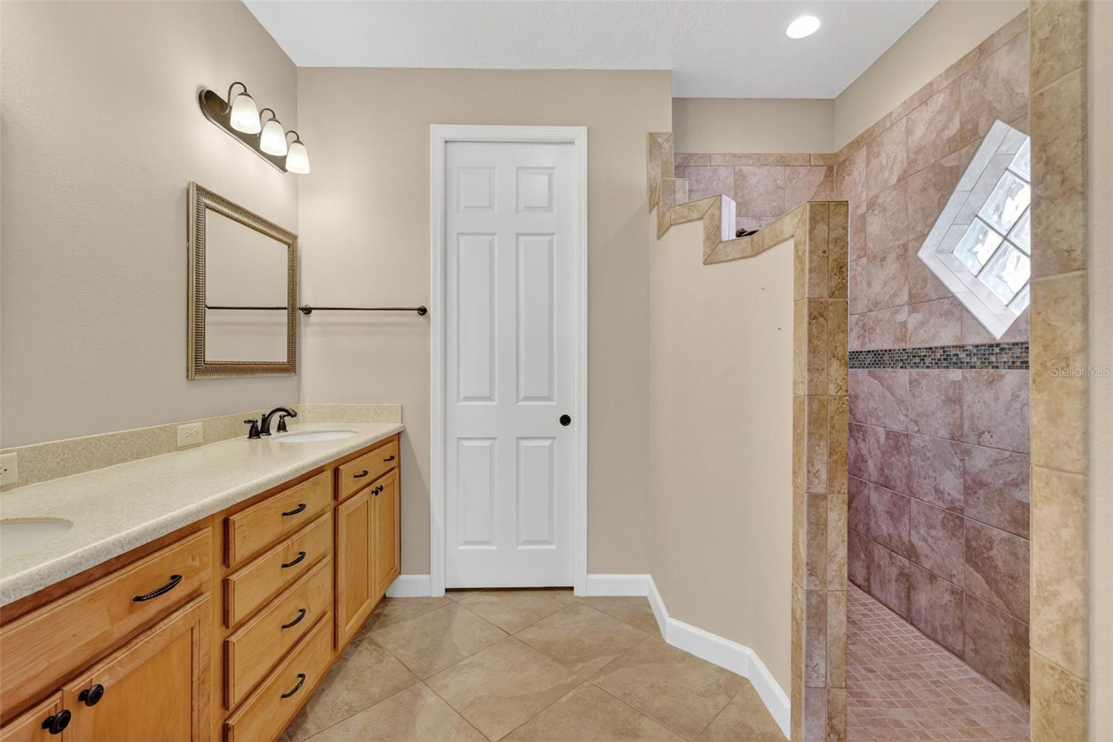 Image 23 of 77 For 8852 Bridgeport Bay Circle