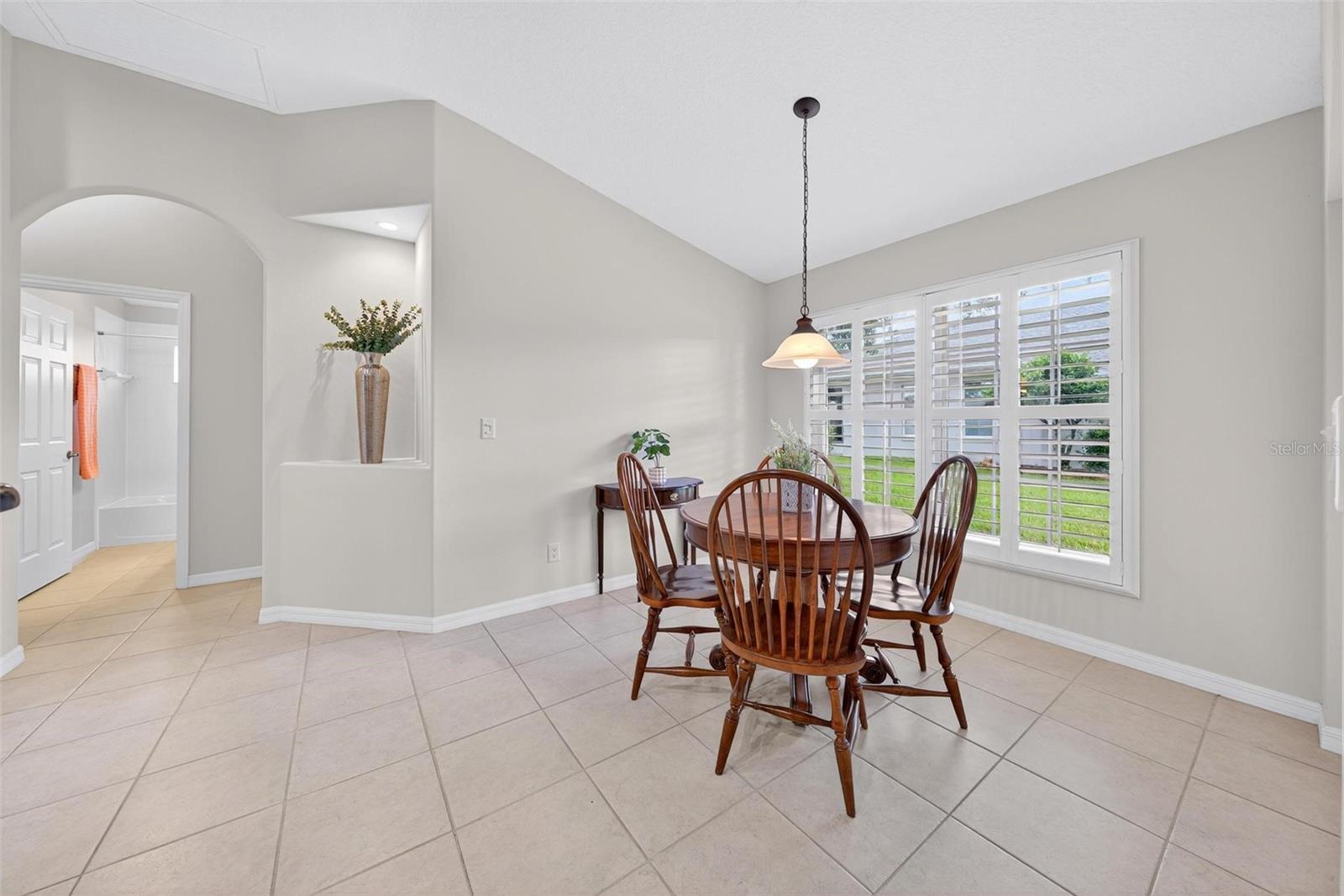 Image 17 of 68 For 27402 Desert Rose Court