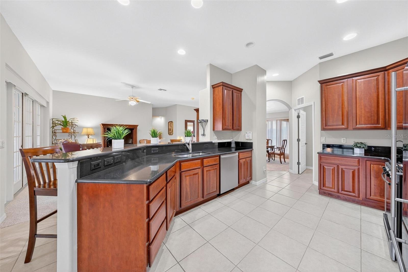 Image 7 of 68 For 27402 Desert Rose Court