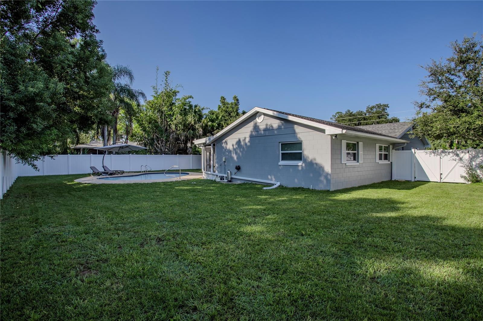 Image 41 of 45 For 258 Bay Road