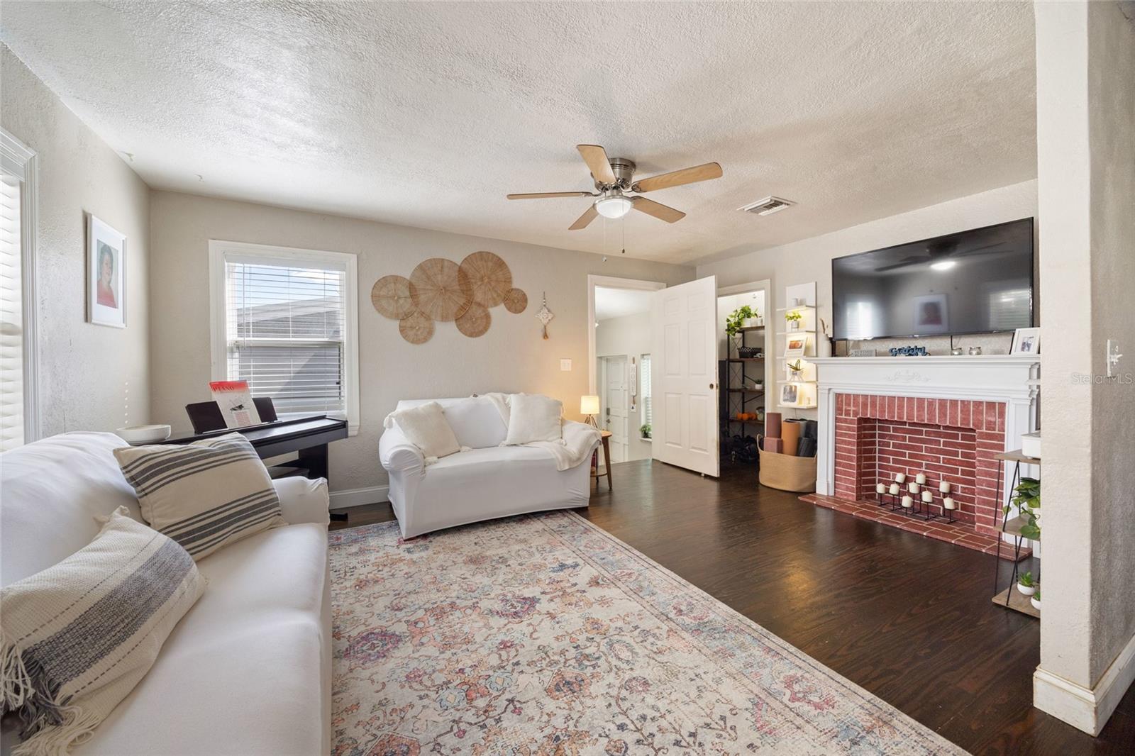 Image 5 of 24 For 1202 Sumter Street