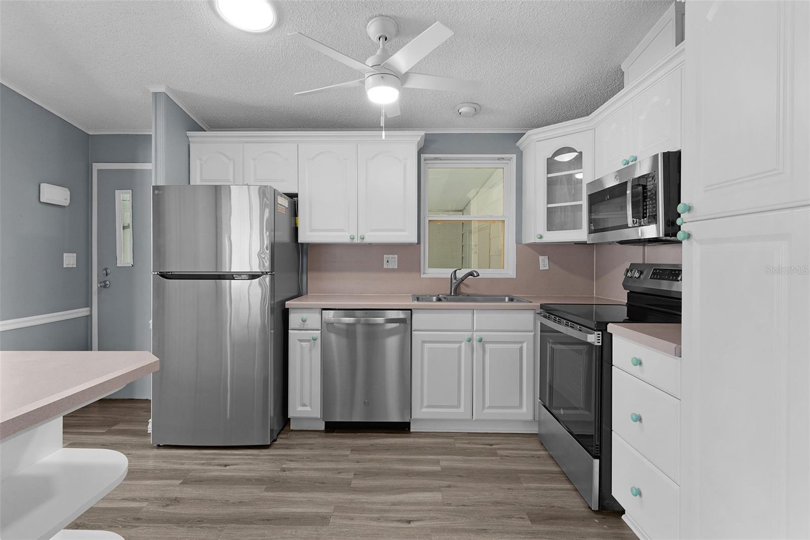 Image 17 of 46 For 817 Hibiscus Drive